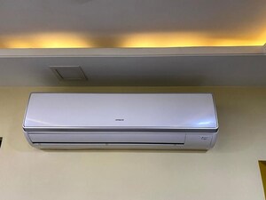 Furnished Amenities in 2 BHK Apartment at Suncity Complex, Powai – for Rent