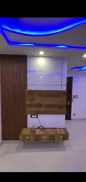 Furnished Amenities in 3 BHK Builder Floor at Dwarka Mor – for Sale