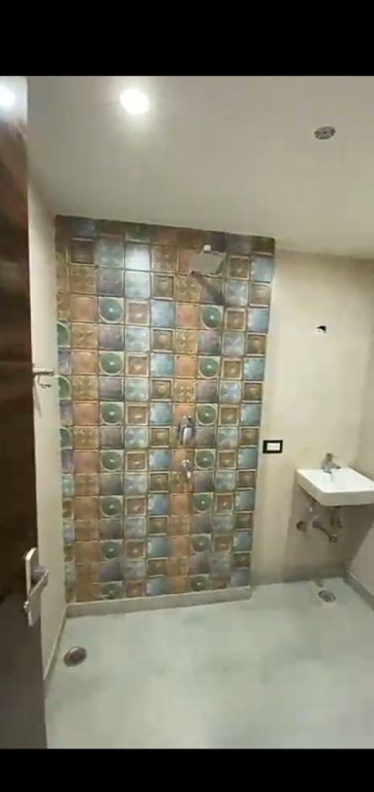 Bathroom, dwarka mor 3 Bedroom 720 Sq.Ft. Builder Floor In Dwarka Mor Delhi 10518807