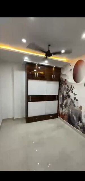 Furnished Amenities in 3 BHK Builder Floor at Dwarka Mor – for Sale