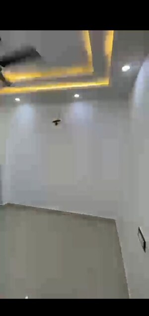 Room in 3 BHK Builder Floor at Dwarka Mor – for Sale
