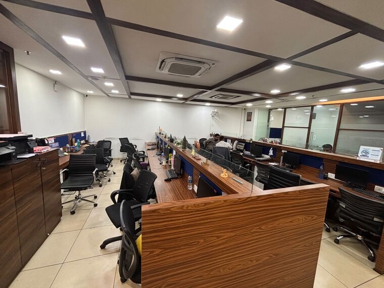 Gym, peninsula-plaza Commercial Office Space 2300 Sq.Ft. In Andheri West Mumbai 10518814