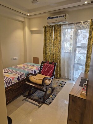 Team Area in 3 BHK Apartment at Suncity Vatsal Valley, Gwal Pahari – for Sale
