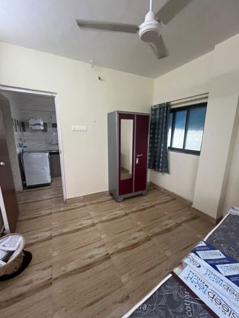 Room, malad west Pg For Boys In Malad West 10518871