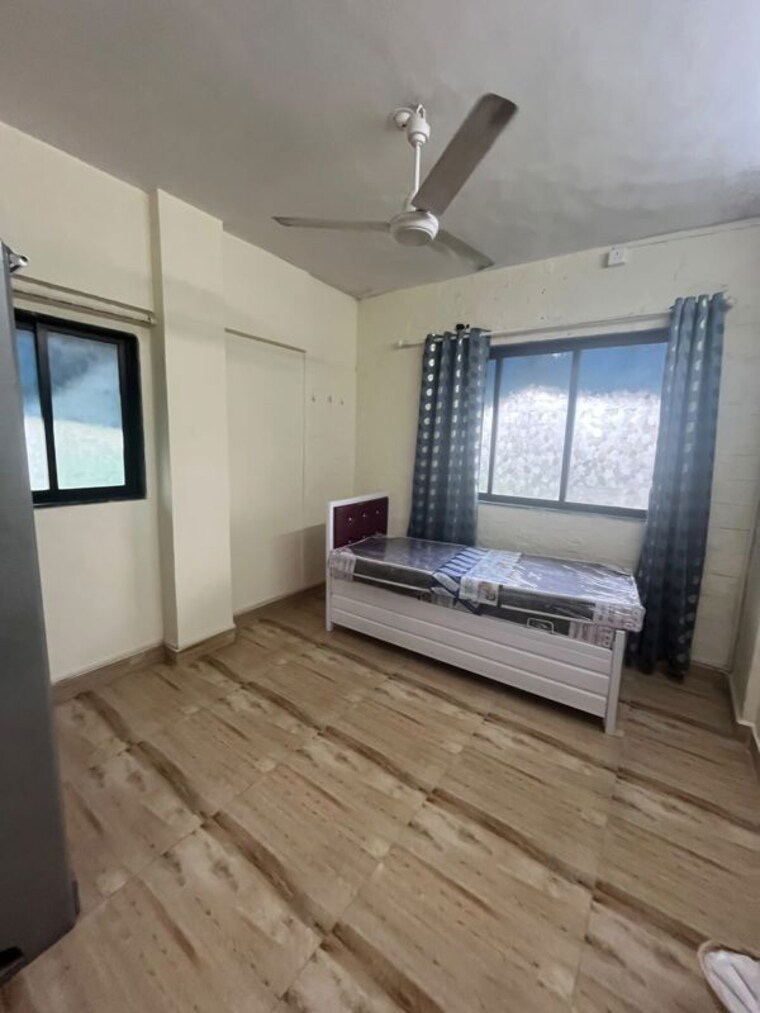 Bedroom, malad west Pg For Boys In Malad West 10518871
