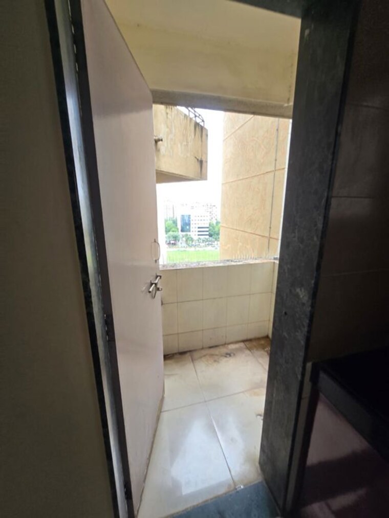Bathroom, nirmiti-lorelle 3 Bedroom 1200 Sq.Ft. Apartment In Wakad Pune 10518892
