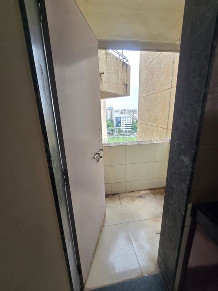 Bathroom, nirmiti-lorelle 3 Bedroom 1200 Sq.Ft. Apartment In Wakad Pune 10518892