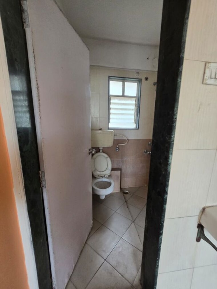 Bathroom, nirmiti-lorelle 3 Bedroom 1200 Sq.Ft. Apartment In Wakad Pune 10518892