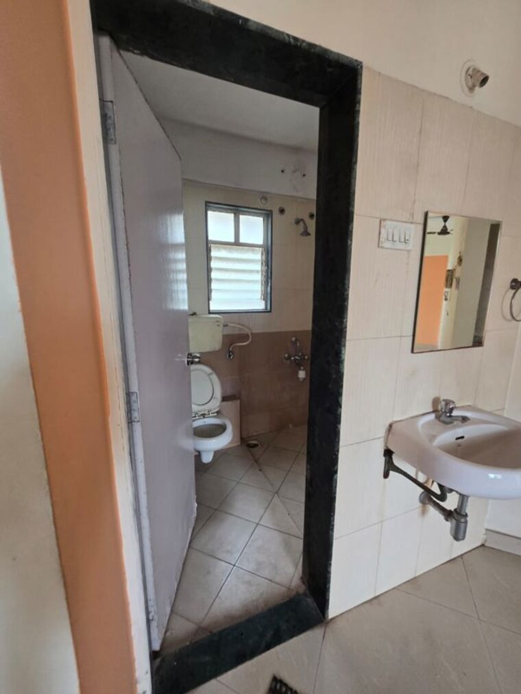 Bathroom, nirmiti-lorelle 3 Bedroom 1200 Sq.Ft. Apartment In Wakad Pune 10518892
