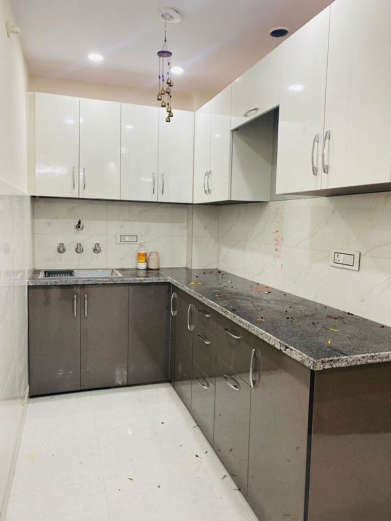 Kitchen, dwarka mor 2 Bedroom 60 Sq.Yd. Builder Floor In Dwarka Mor Delhi 10518916
