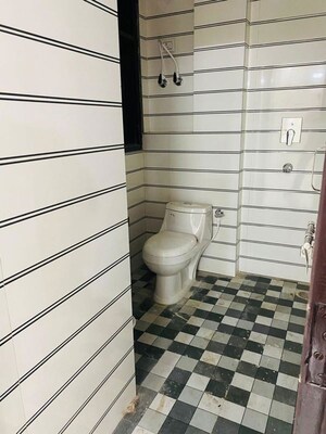 Washroom in 2 BHK Builder Floor at Dwarka Mor – for Rent