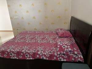 Bedroom in 2 BHK Builder Floor at Sector 21 – for Rent