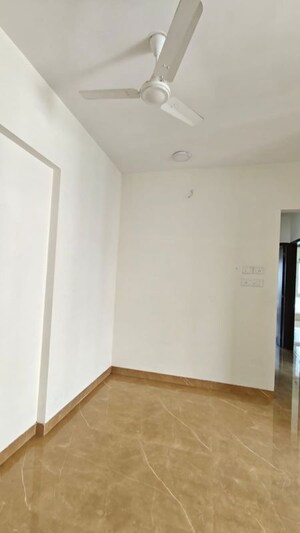 Room in 3 BHK Apartment at Upper East 97, Malad East – for Rent