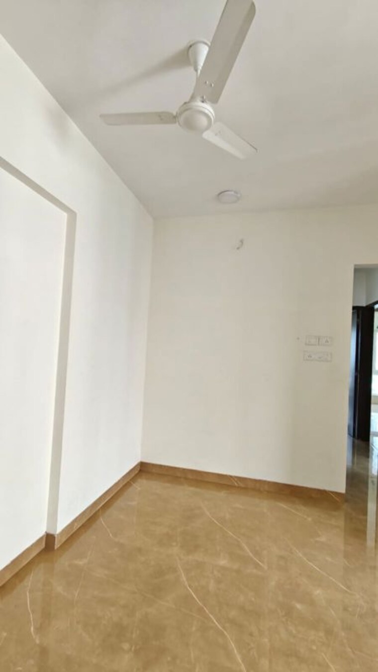 Room, upper-east-97 3 Bedroom 861 Sq.Ft. Apartment In Malad East Mumbai 10518946