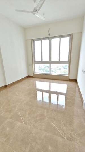 Room in 3 BHK Apartment at Upper East 97, Malad East – for Rent