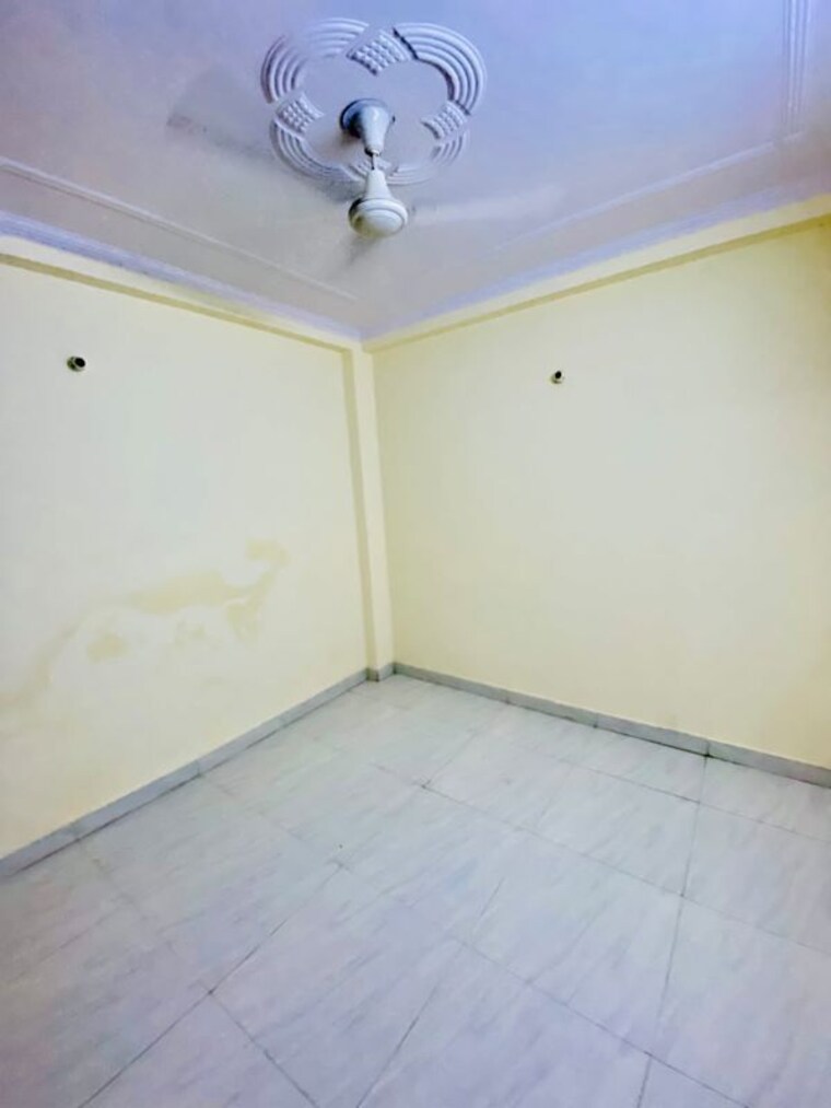 Room, khirki extension 2 Bedroom 750 Sq.Yd. Builder Floor In Khirki Extension Delhi 10517381