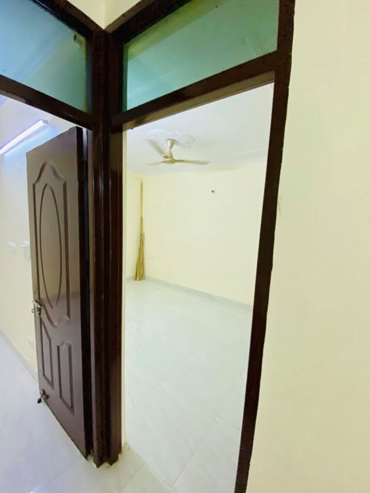 Room, khirki extension 2 Bedroom 750 Sq.Yd. Builder Floor In Khirki Extension Delhi 10517381
