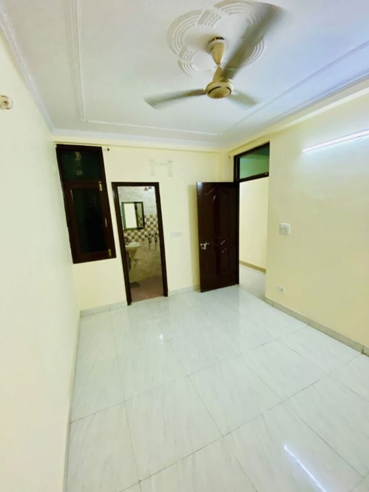 Room, khirki extension 2 Bedroom 750 Sq.Yd. Builder Floor In Khirki Extension Delhi 10517381