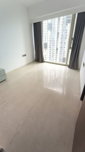 Room in 3 BHK Apartment at Lower Parel – for Sale
