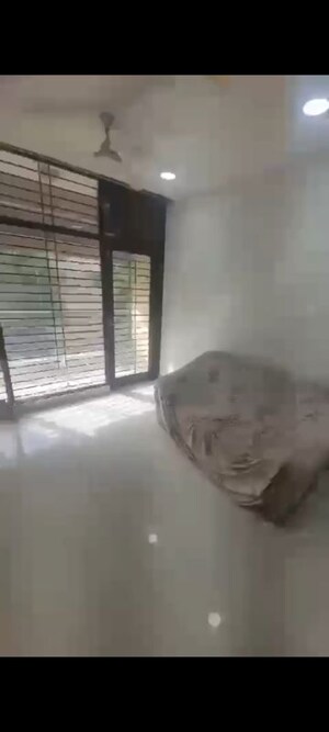 Room in 3 BHK Builder Floor at Masjid Moth – for Rent