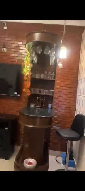Furnished Amenities in 3 BHK Apartment at Sector 21c – for Rent