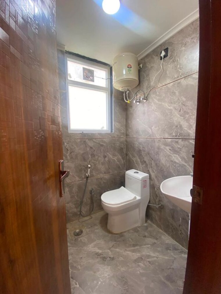 Bathroom, saket 2 Bedroom 750 Sq.Ft. Builder Floor In Saket Delhi 10519073