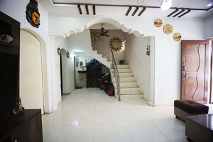 Bathroom in 4 BHK Independent House at Chandkheda – for Sale