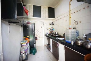Kitchen in 4 BHK Independent House at Chandkheda – for Sale