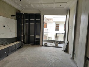 Parking in 2 BHK Builder Floor at Sector 22 – for Rent