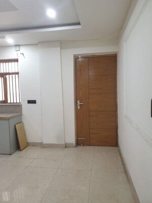 Building Lobby in 3 BHK Builder Floor at BPTP District 3, Sector 85 – for Sale
