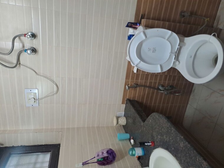 Bathroom, ardee-city 3 Bedroom 1500 Sq.Ft. Builder Floor In Sector 52 Gurgaon 10519101