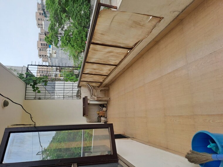 Balcony, ardee-city 3 Bedroom 1500 Sq.Ft. Builder Floor In Sector 52 Gurgaon 10519101