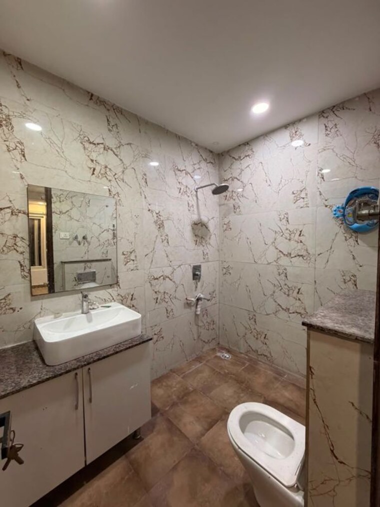 Bathroom, saket 3 Bedroom 12000 Sq.Ft. Builder Floor In Saket Delhi 10514865