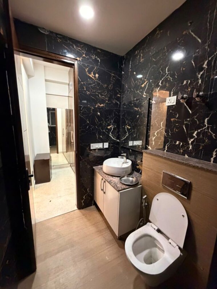 Bathroom, saket 3 Bedroom 12000 Sq.Ft. Builder Floor In Saket Delhi 10514865