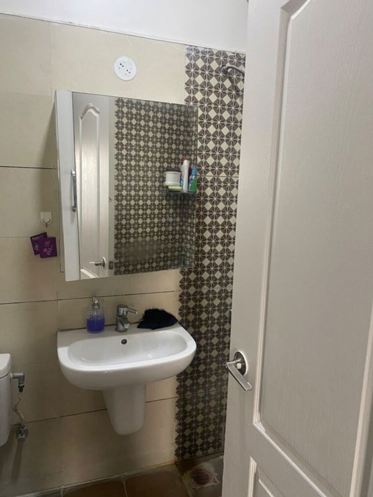 Bathroom, kumar-picasso 3 Bedroom 1130 Sq.Ft. Apartment In Hadapsar Pune 10519051