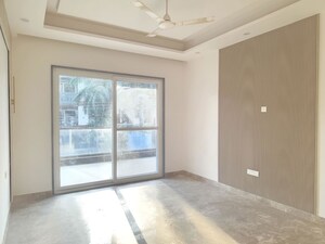Room in 4 BHK Builder Floor at Sector 21 – for Rent