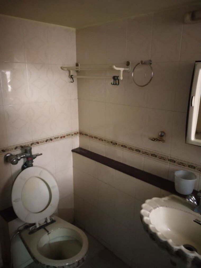 Bathroom, gemstar-nestle-apartments 2 Bedroom 900 Sq.Ft. Apartment In Malad West Mumbai 10519193