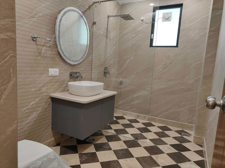 Bathroom, sector 21 3 Bedroom 1600 Sq.Ft. Builder Floor In Sector 21 Gurgaon 10519192