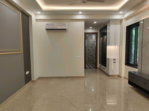 3 BHK Builder Floor For Rent in Sector 21