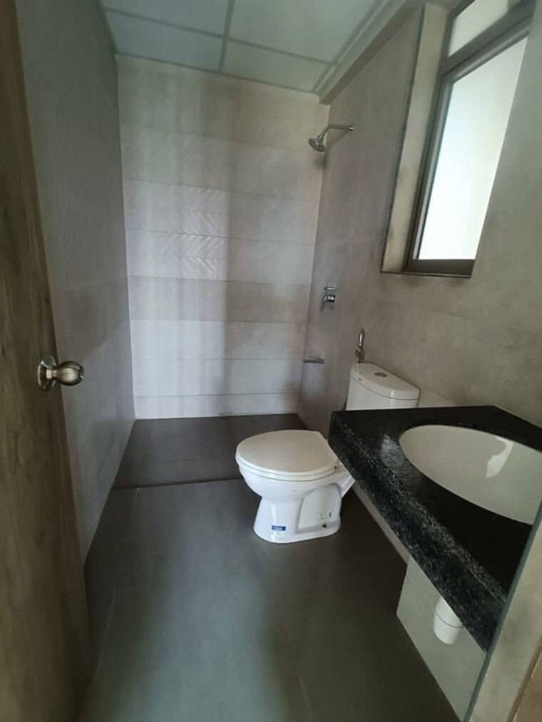Bathroom, kalpataru-paramount-b 2 Bedroom 670 Sq.Ft. Apartment In Kapur Bawdi Thane 10519197