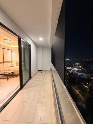 Balcony in Studio Apartment at Central Park Bellavista Towers, Sector 48 – for Rent