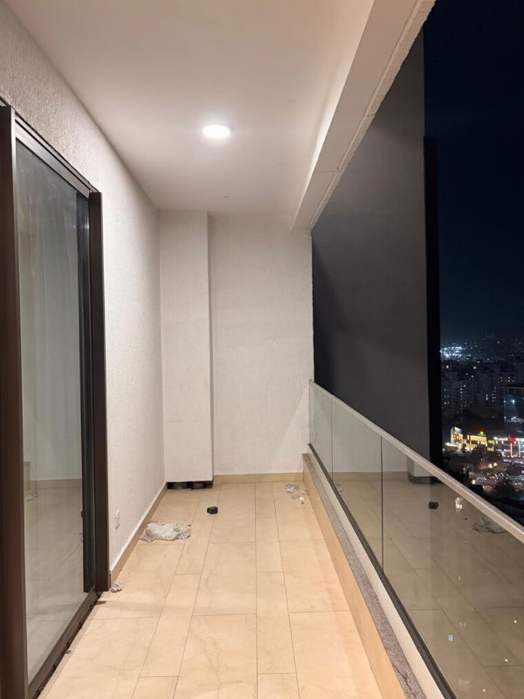 Balcony, central-park-bellavista-towers Studio 1300 Sq.Ft. Apartment In Sector 48 Gurgaon 10519185