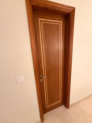Room in Studio Apartment at Central Park Bellavista Towers, Sector 48 – for Rent