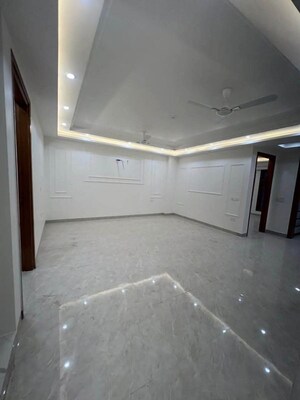 Room in 2 BHK Builder Floor at Saket – for Sale
