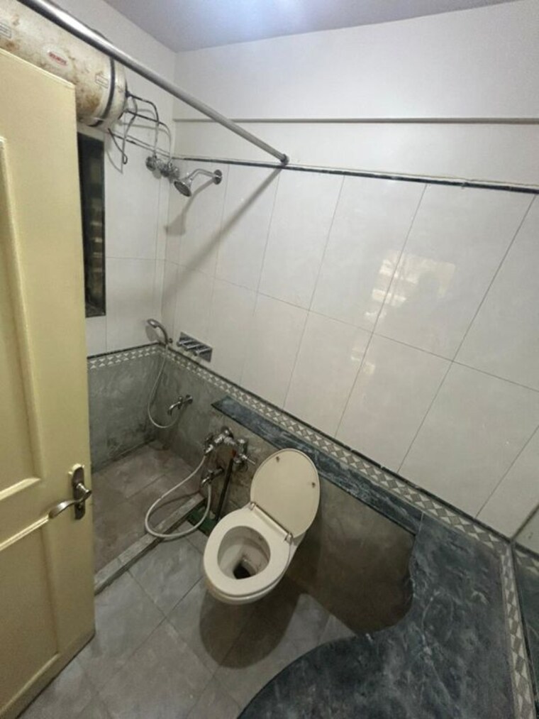Bathroom, raheja-solitaire 3 Bedroom 1550 Sq.Ft. Apartment In Goregaon West Mumbai 10519260