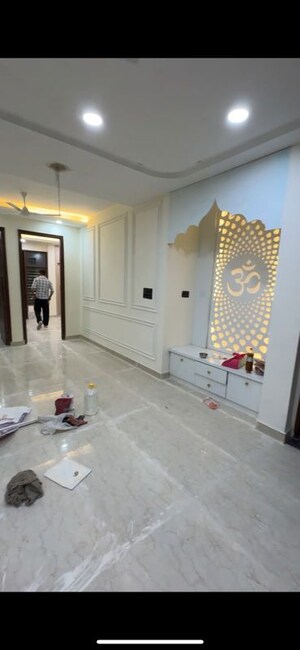 Room in 3 BHK Builder Floor at Puri Kohinoor, Sector 89 – for Rent