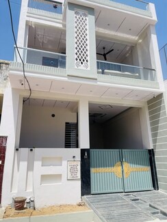 6+ BHK + Store Room Villa For Sale in Kardhani