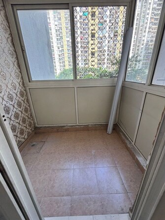2 BHK + Extra Room 950 Sq.Ft. Apartment in Paramount Emotions