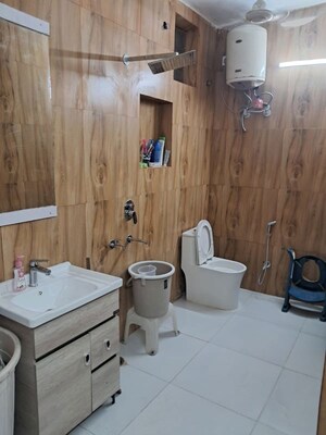Team Area in 3 BHK Builder Floor at Sukhdev Vihar – for Sale