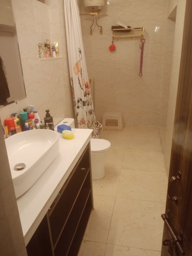 Bathroom, sukhdev vihar 3 Bedroom 2000 Sq.Ft. Builder Floor In Sukhdev Vihar Delhi 10519312